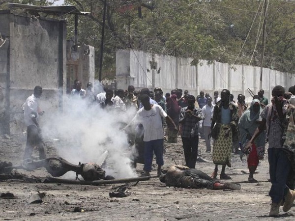 Взрывы в столице Сомали, погибли 13 человек - ОБНОВЛЕНО